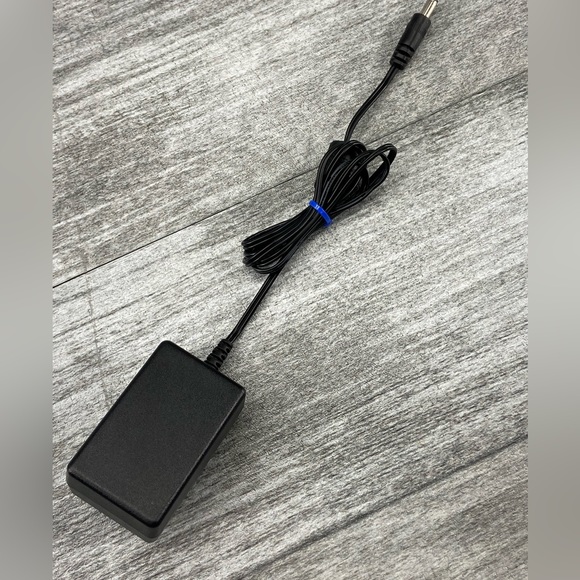 Dpnao Docking Music System 5 N 1 Charger Clock Bluetooth Radio iPhone USB Yw-008 - Picture 3 of 16